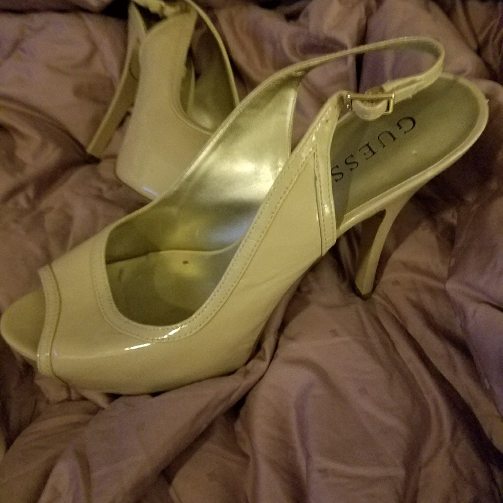 Guess pattened leather pumps